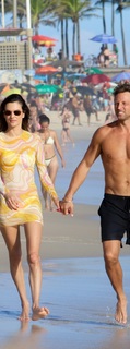 Alessandra Ambrosio feet photo thumbnail