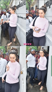 Shraddha Kapoor feet photo thumbnail