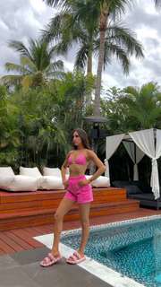 Jen Selter feet photo thumbnail