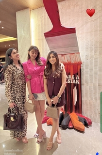 Hansika Motwani feet photo thumbnail