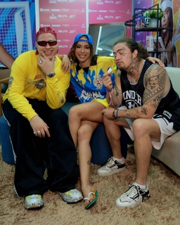 Anitta feet photo thumbnail
