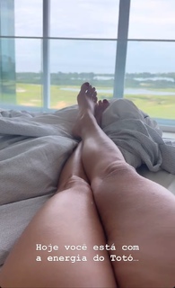Flávia Alessandra feet photo thumbnail