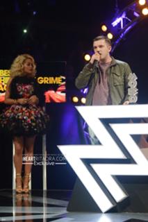 Rita Ora feet photo thumbnail