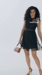 Taapsee Pannu feet photo thumbnail