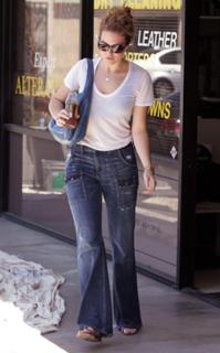 Mandy Moore feet photo thumbnail
