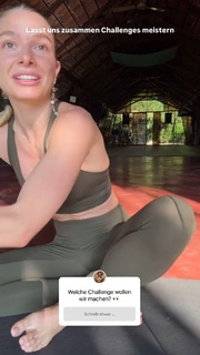Lola Weippert feet photo thumbnail