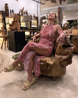 Flávia Alessandra feet photo thumbnail