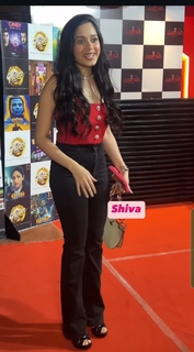 Jannat Zubair Rahmani feet photo thumbnail