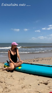 Nicole Neumann feet photo thumbnail