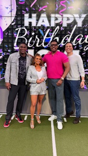 Joy Taylor feet photo thumbnail