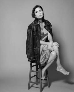 Maura Tierney feet photo 1