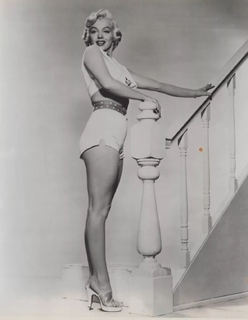 Marilyn Monroe feet photo thumbnail