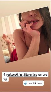Franciely Freduzeski feet photo thumbnail