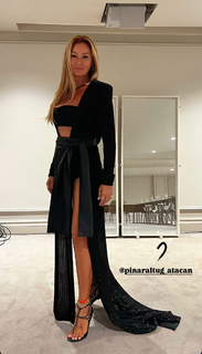 Pinar Altug feet photo thumbnail