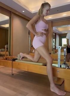 Karolina Pisarek feet photo thumbnail