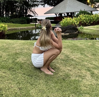Karolina Pisarek feet photo thumbnail