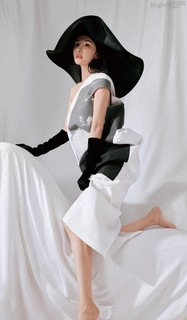 Mi Yang feet photo thumbnail