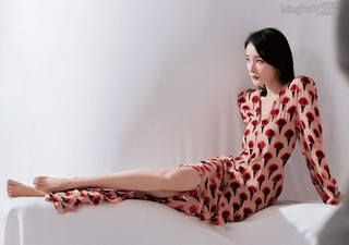 Mi Yang feet photo thumbnail