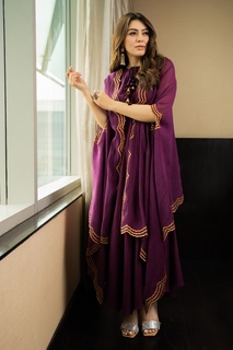 Hansika Motwani feet photo thumbnail