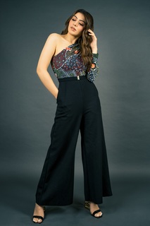 Hansika Motwani feet photo thumbnail