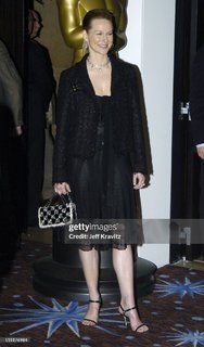 Laura Linney feet photo 4