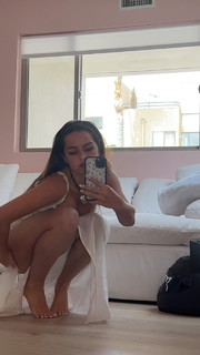 Addison Rae feet photo thumbnail