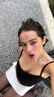 Addison Rae feet photo thumbnail