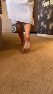 Addison Rae feet photo thumbnail