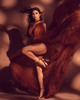 Mouni Roy feet photo thumbnail