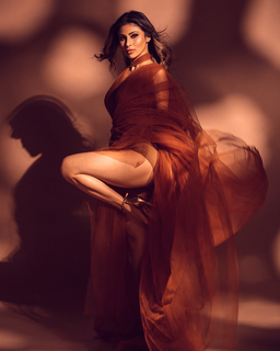 Mouni Roy feet photo thumbnail