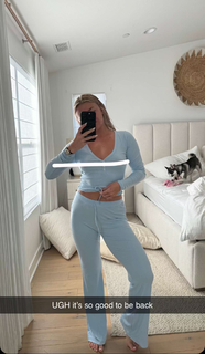 Katie Sigmond feet photo thumbnail