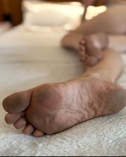 Franciely Freduzeski feet photo thumbnail