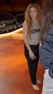 Shakira feet photo thumbnail