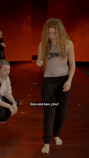 Shakira feet photo thumbnail