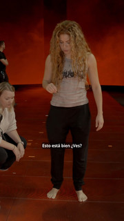 Shakira feet photo thumbnail