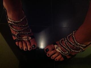 Caterina Balivo feet photo thumbnail