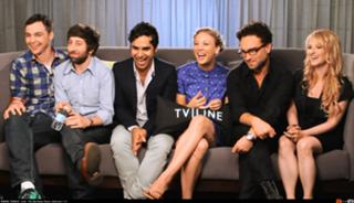 Kaley Cuoco feet photo thumbnail