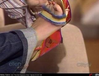 Kaley Cuoco feet photo thumbnail