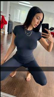 Scarlet Vas feet photo thumbnail