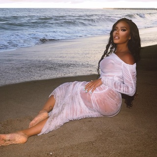 Angela Simmons feet photo thumbnail