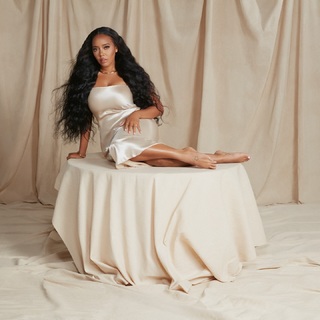Angela Simmons feet photo thumbnail