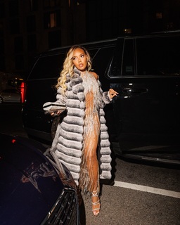 Angela Simmons feet photo thumbnail