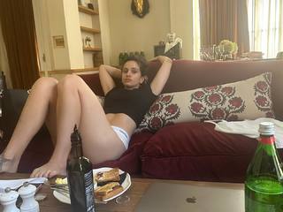 Rosalía feet photo 2