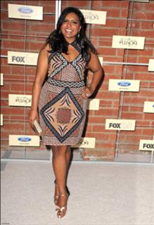 Mindy Kaling feet photo thumbnail