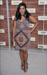 Mindy Kaling feet photo thumbnail