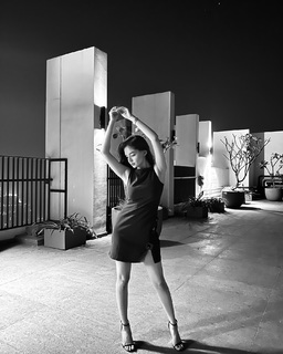 Anushka Sen feet photo thumbnail