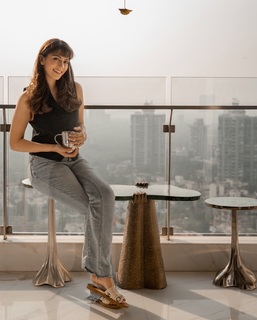 Hansika Motwani feet photo thumbnail