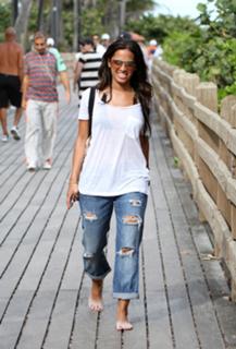 Rocsi Diaz feet photo thumbnail