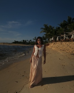 Kéfera Buchmann feet photo thumbnail
