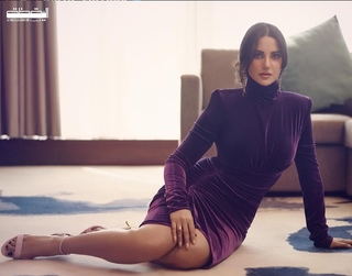 Dorra Zarrouk feet photo 3